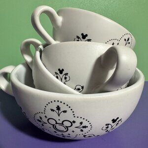 Disney MIckey Gourmet Ceramic Measuring Cups Complete set of 4